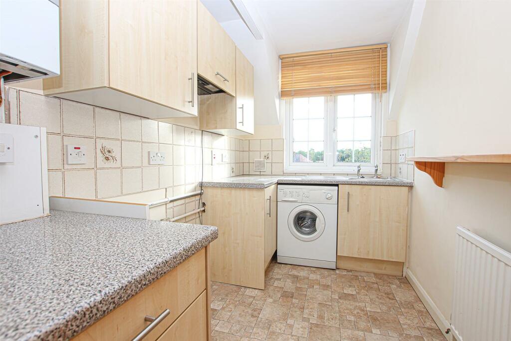 Heath Road, Newmarket photo 3