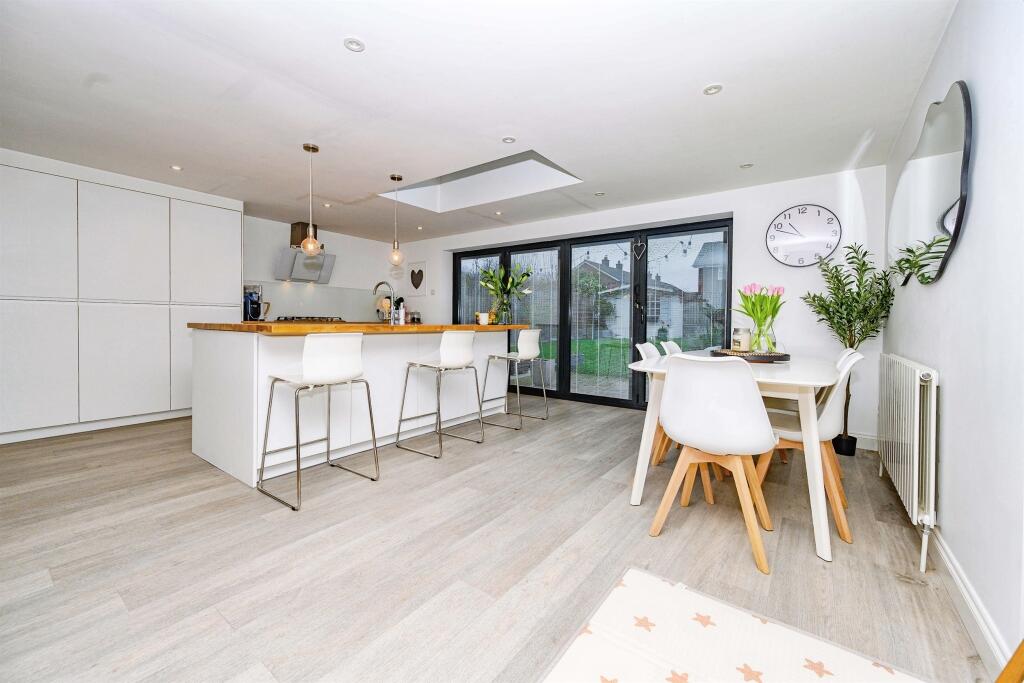 House in Dacorum, Hertfordshire - View 2