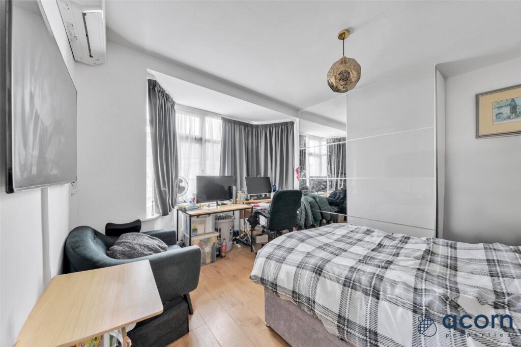 House in London - View 5