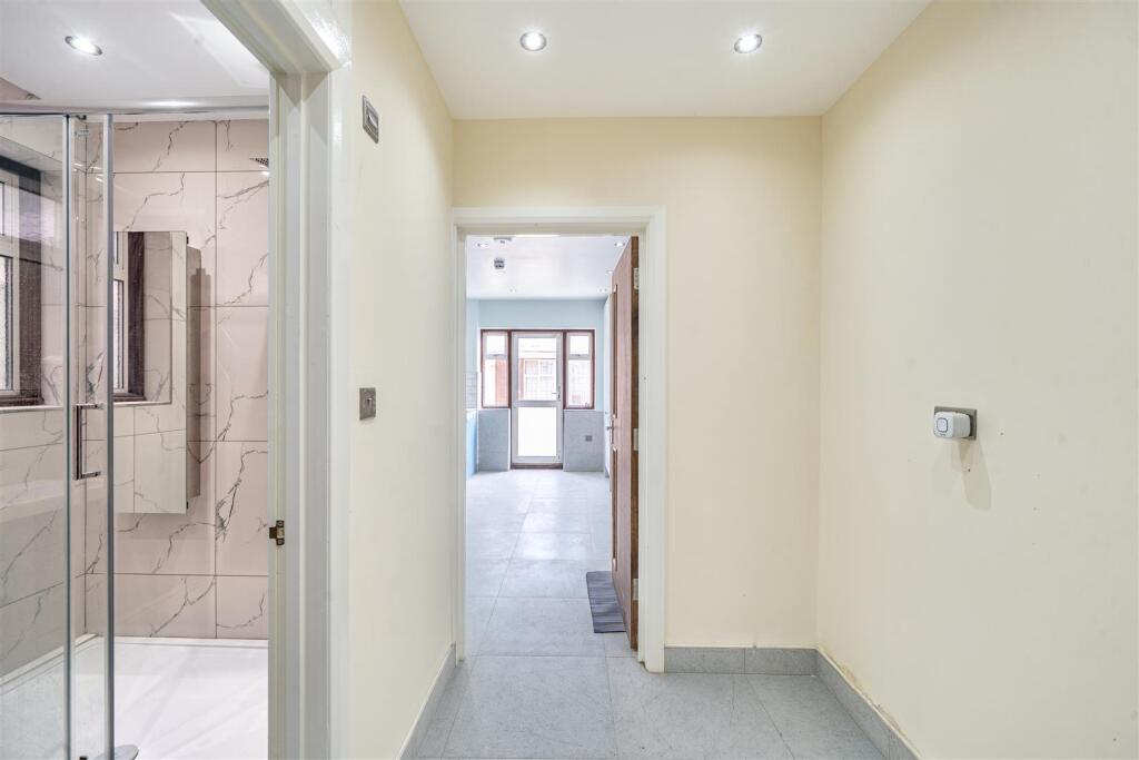 Apartment in London - View 4