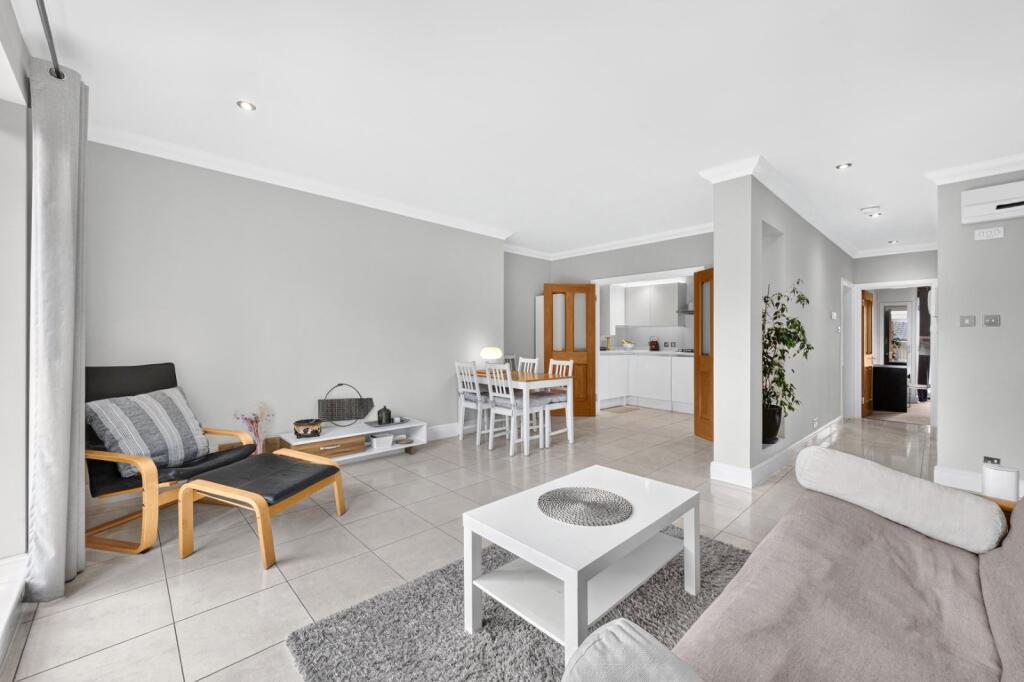 Apartment in London - More