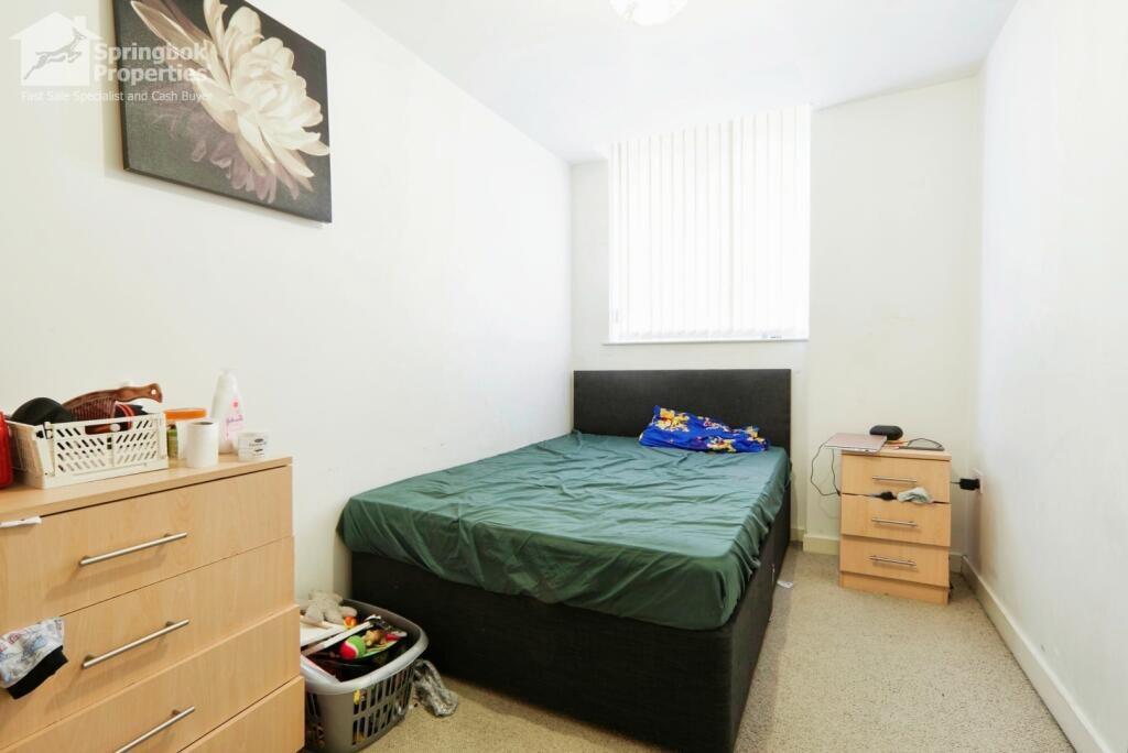 108 Thornton Road, Bradford, West Yorkshire photo 5