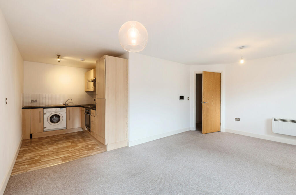 Apartment in Hull, Kingston upon Hull - View 2