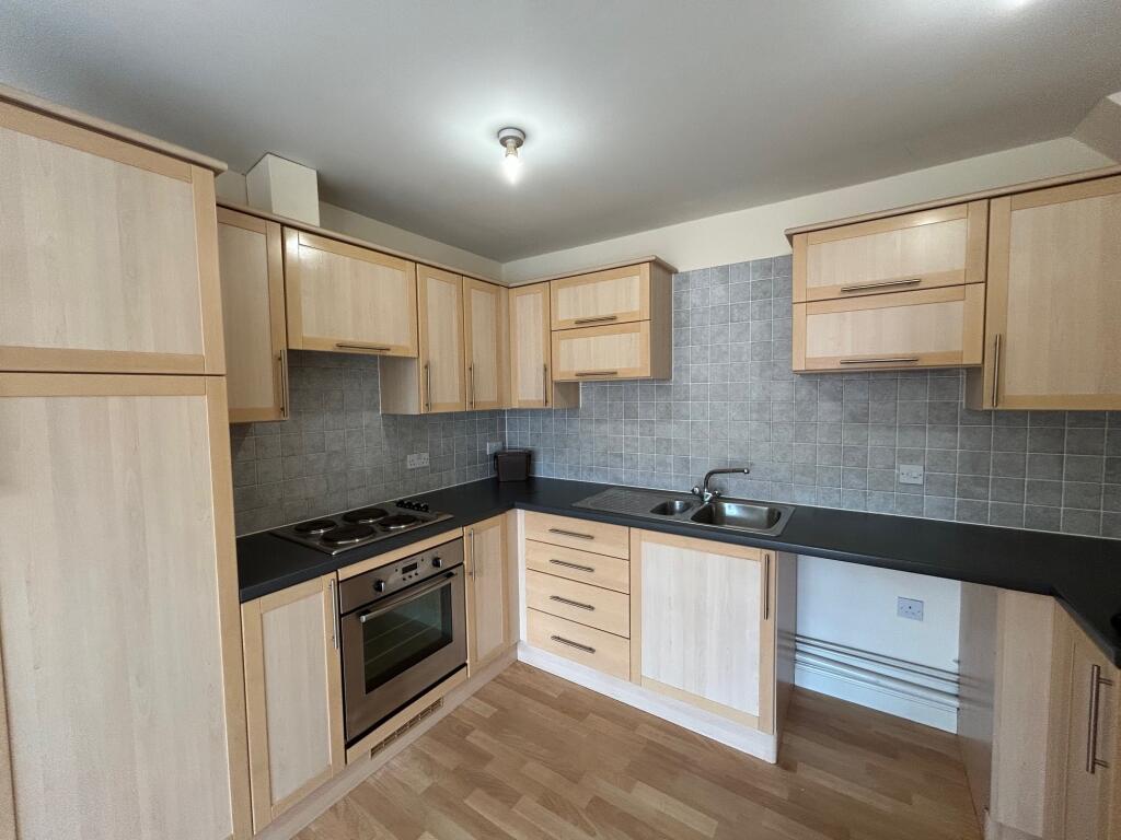 Apartment in Northampton, West Northamptonshire - View 2