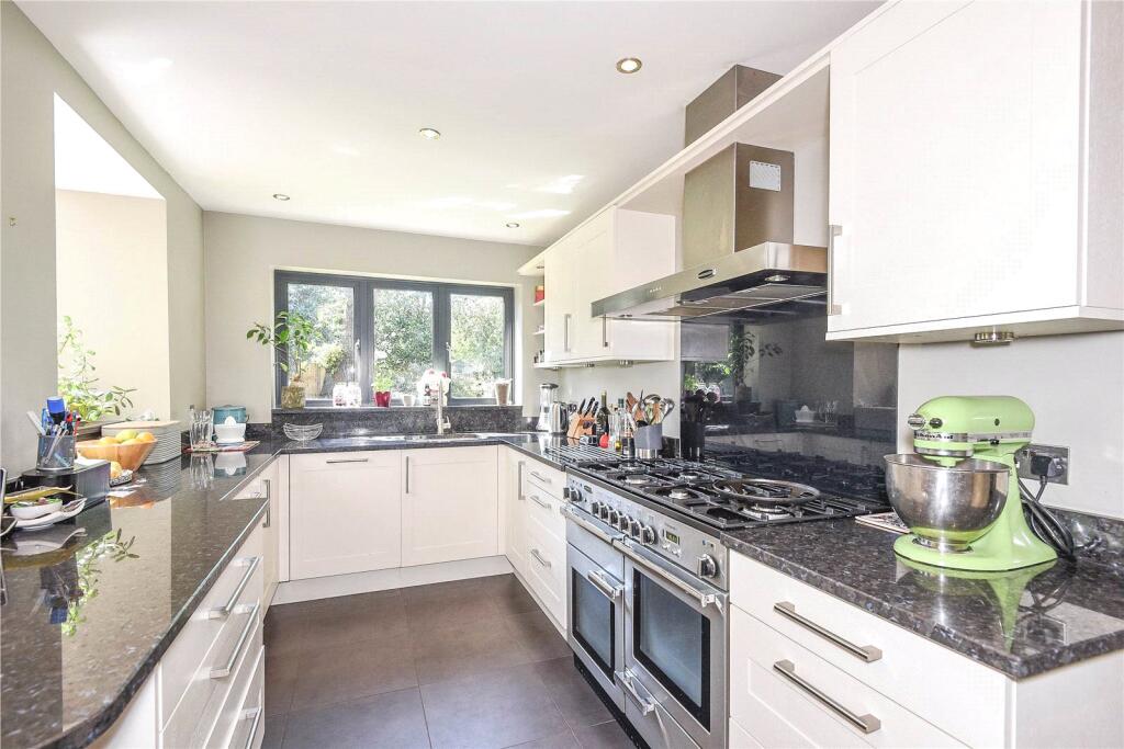 House in Wokingham - View 3