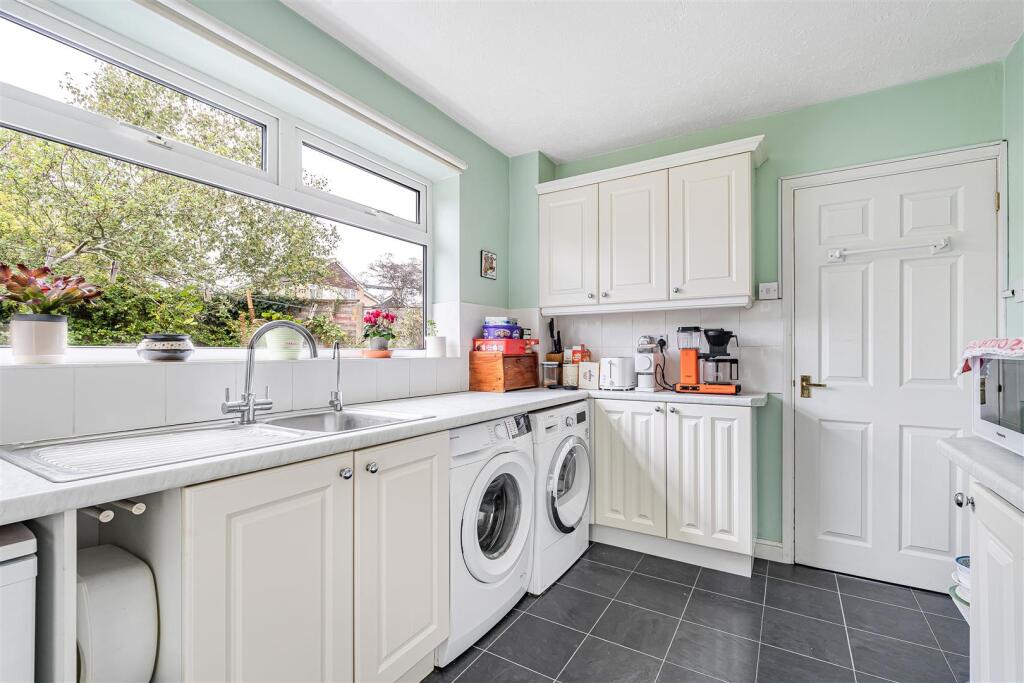 House in Reading, Caversham Heights - View 3