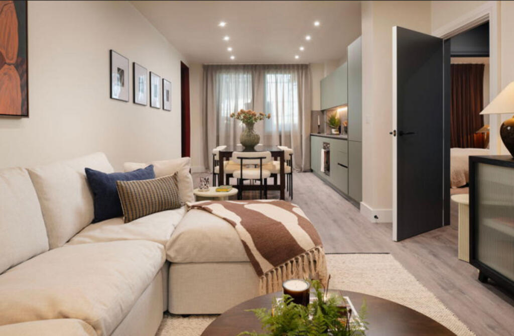 Apartment in London, West Heath - View 2
