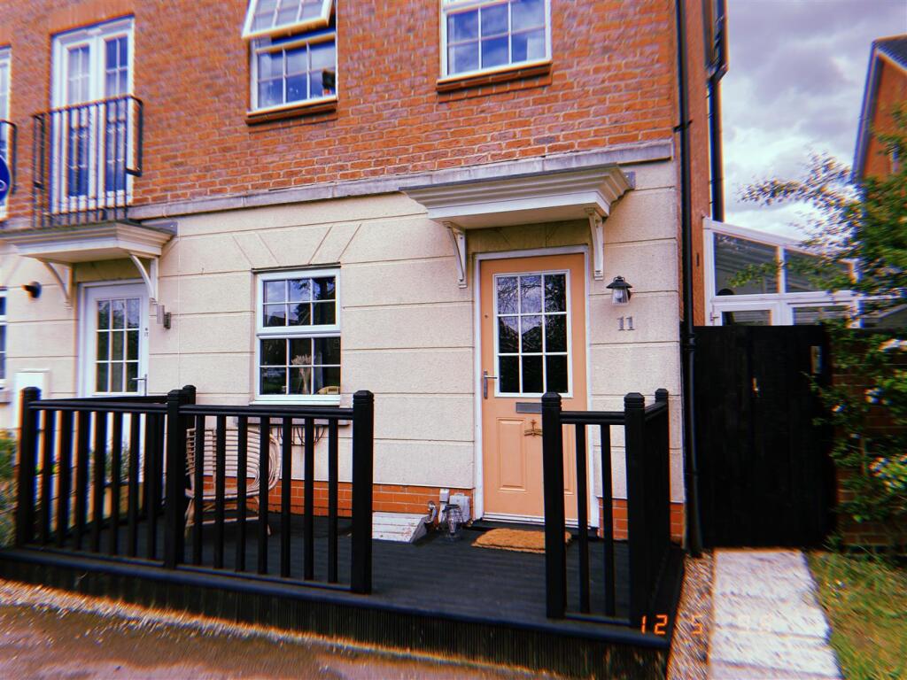 House in Hull - View 4