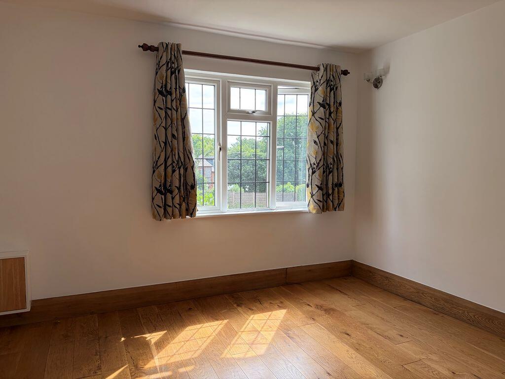 House in Lane End, Buckinghamshire - View 2
