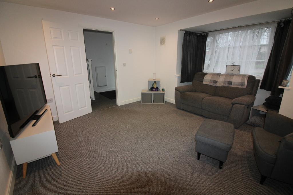 Whaddon Way, Bletchley, Milton Keynes, Buckinghamshire, MK3 7JP photo 2