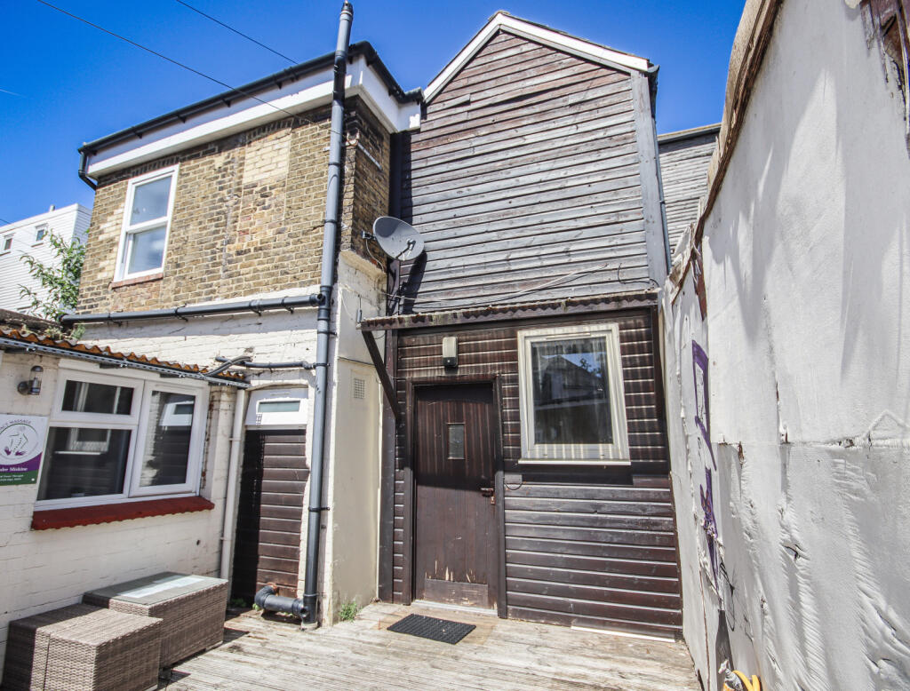 High Street, Sheerness, Kent, ME12 - View 2