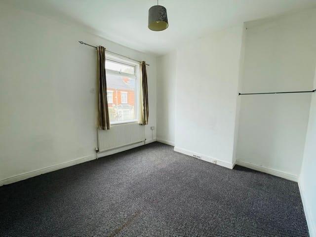 House in Sandwell, West Midlands - More