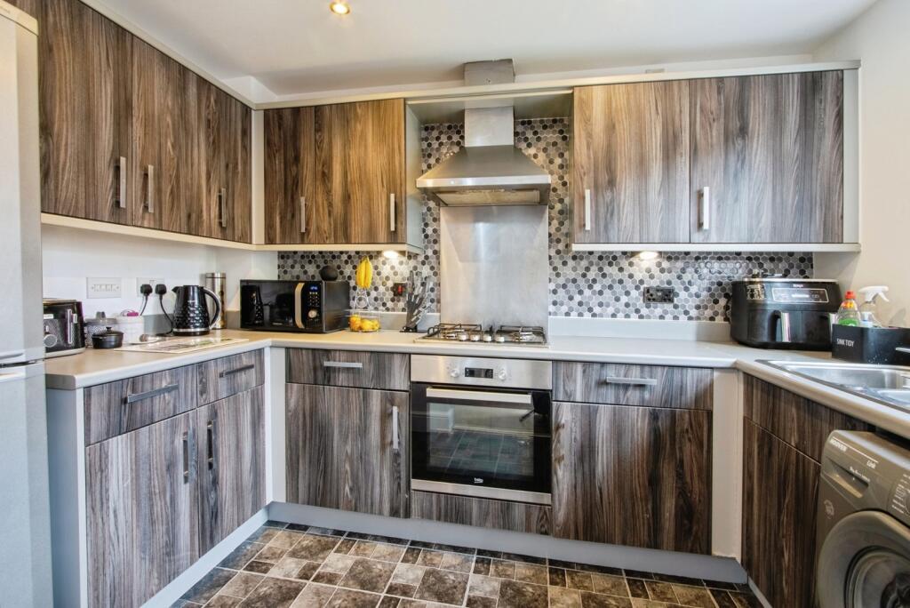 Royal Troon Mews, Wakefield, West Yorkshire, WF1 photo 2