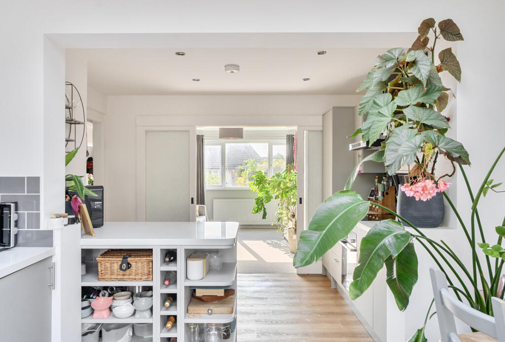 House in Bristol, Kingswood - More