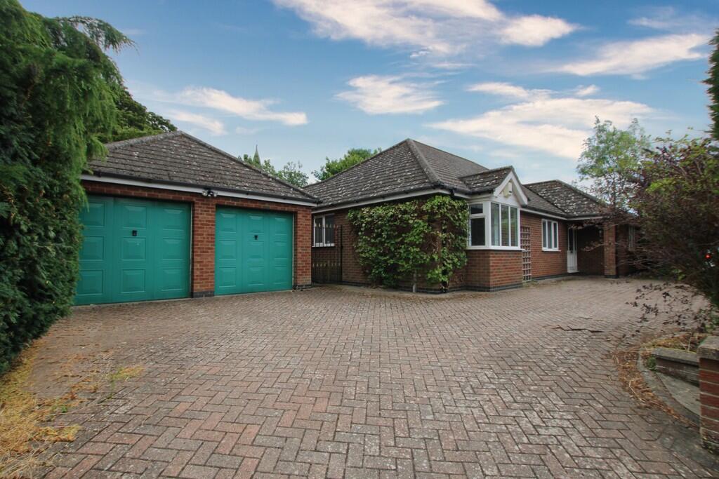 4-bed bungalow on Stocks Lane, Faldingworth, Market Rasen, £395,000