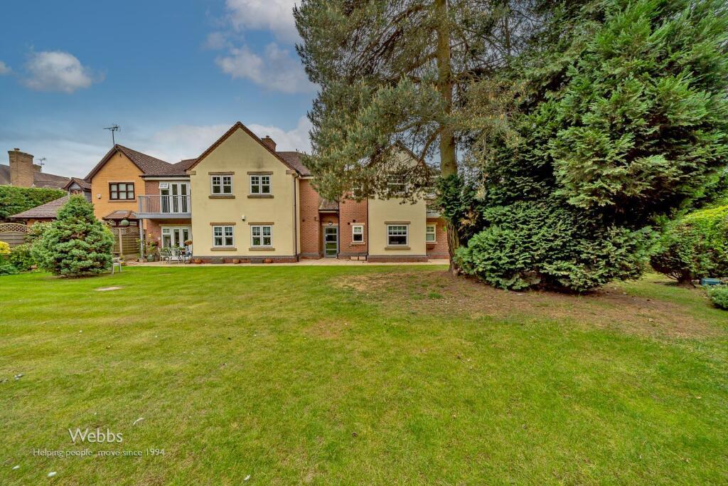 2-bed flat on Sandy Lane, Shoal Hill, Cannock, £235,000