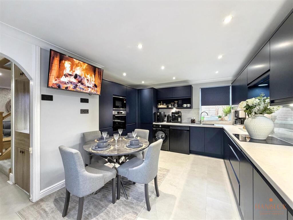 House in Hull - View 3