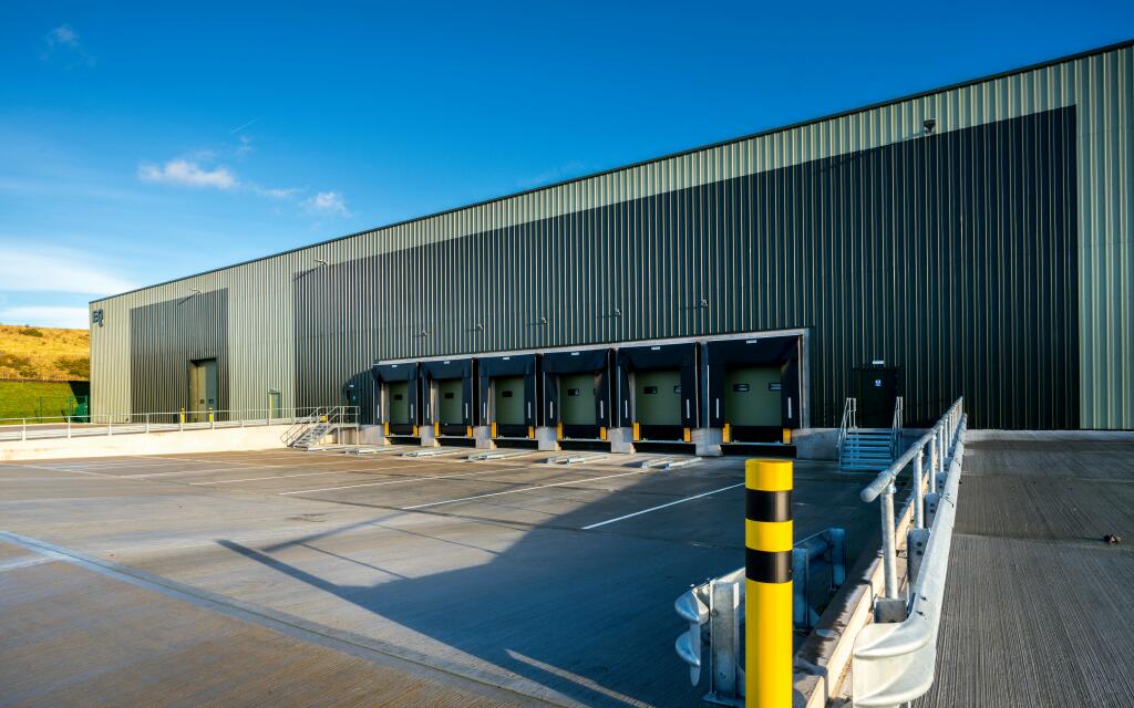 Unit 5 Horizon external cladding.jpg