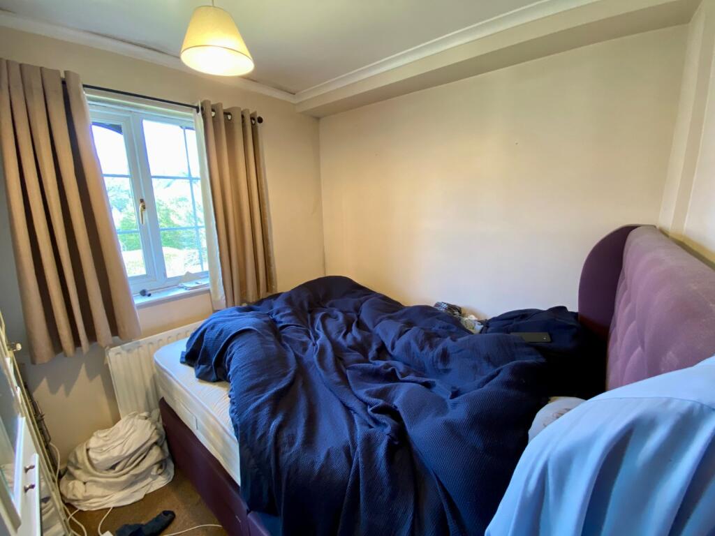 Apartment in Bradford, West Yorkshire - More