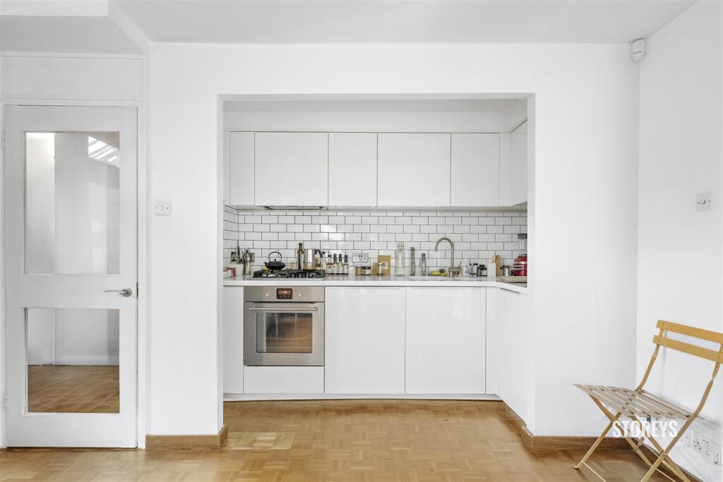 Gore Road, Victoria Park Village, London, E9 photo 5