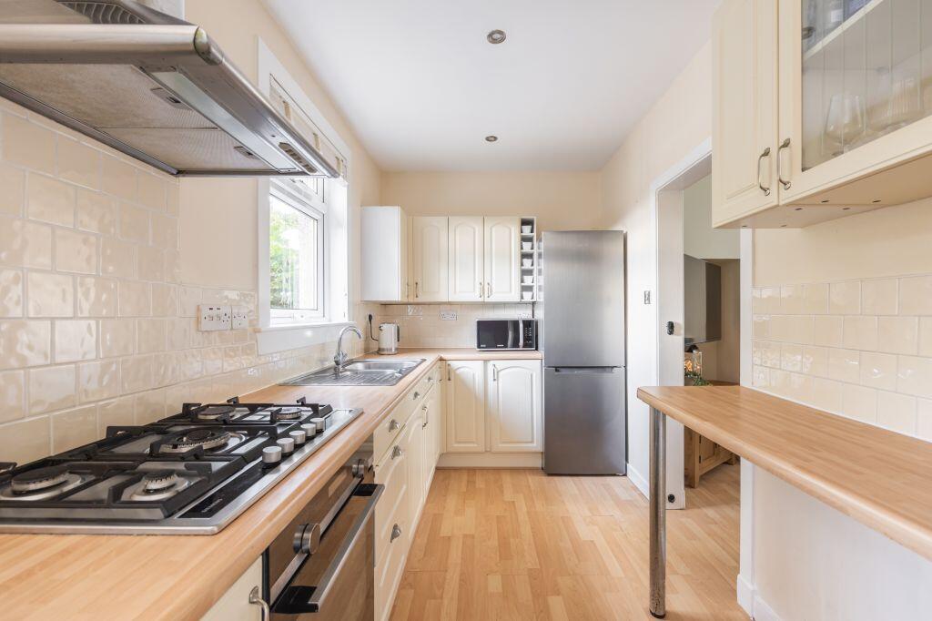 12 Clermiston View, Edinburgh, EH4 7BS photo 3