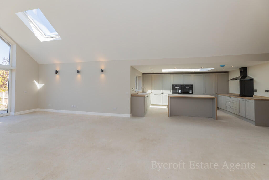 Beccles Road, Carlton Colville, Lowestoft photo 3