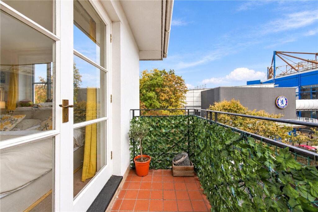 Brompton Park Crescent, London, SW6 photo 4