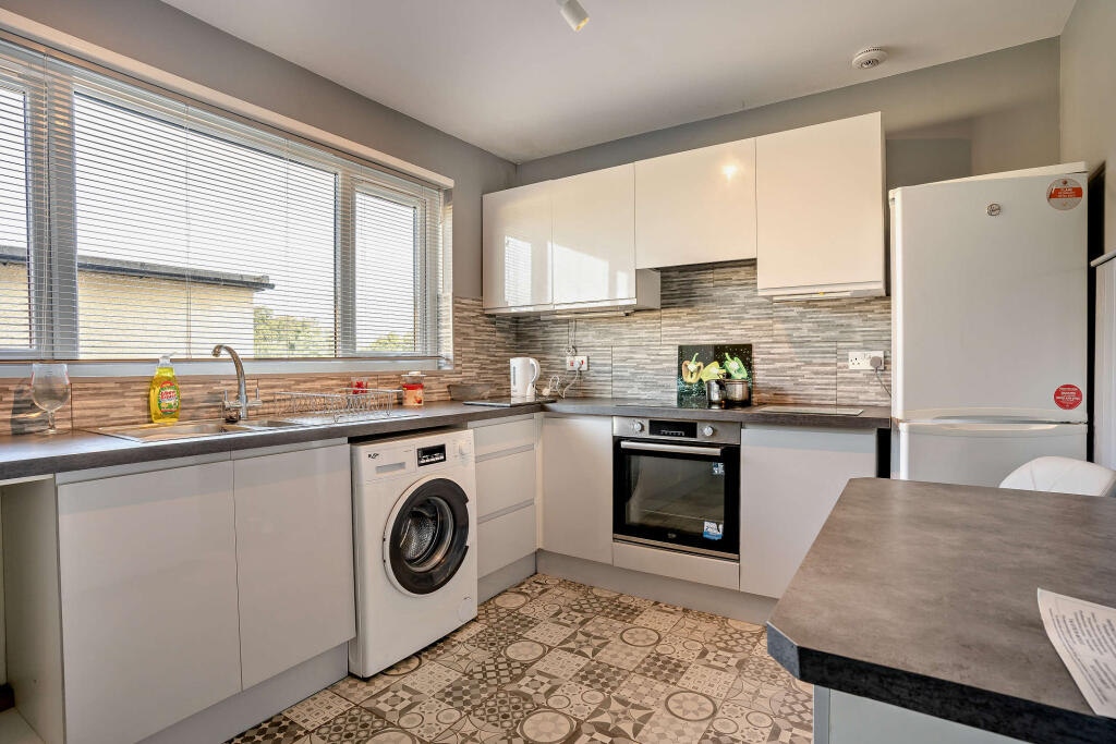 Apartment in Cardiff, Sully and Lavernock - View 2