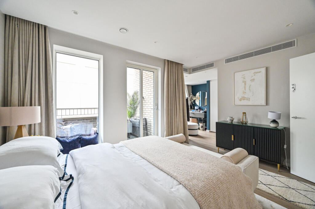 Apartment in London - More