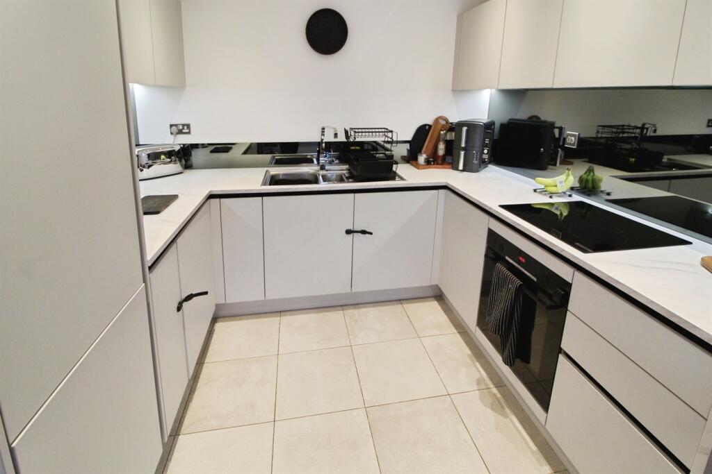 House in Wakefield, West Yorkshire - View 3