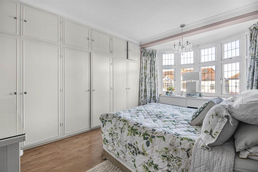 House in London - View 5