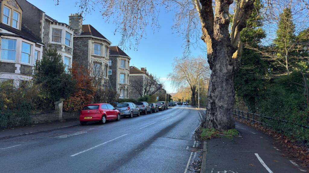 6 bedroom terraced house for rent
