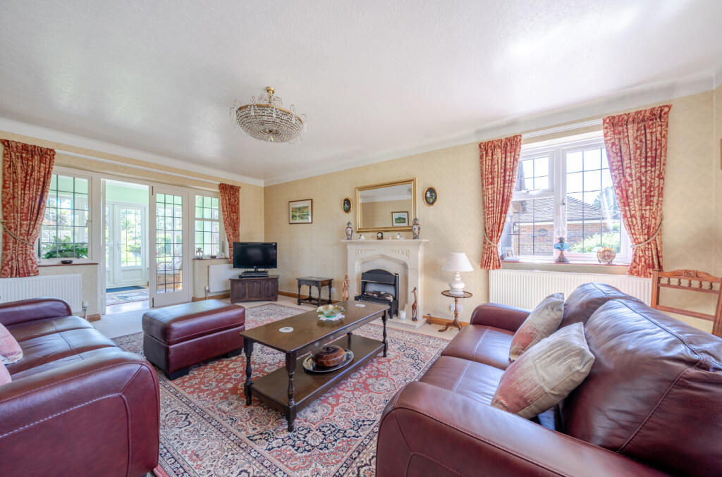The Bramblings, Rustington, Littlehampton, West Sussex, BN16 photo 3