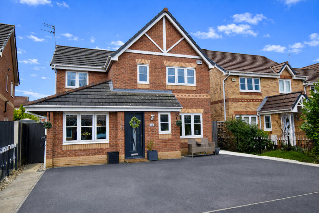Main image of property: Sandywarps, Irlam, M44