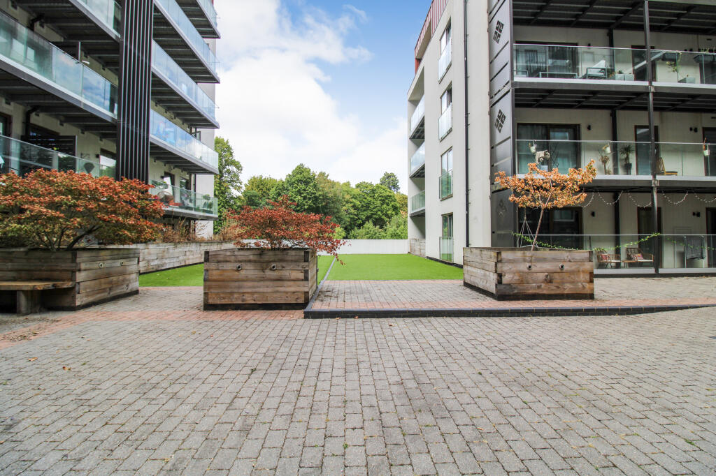 Apartment in Rushmoor, Hampshire - View 4