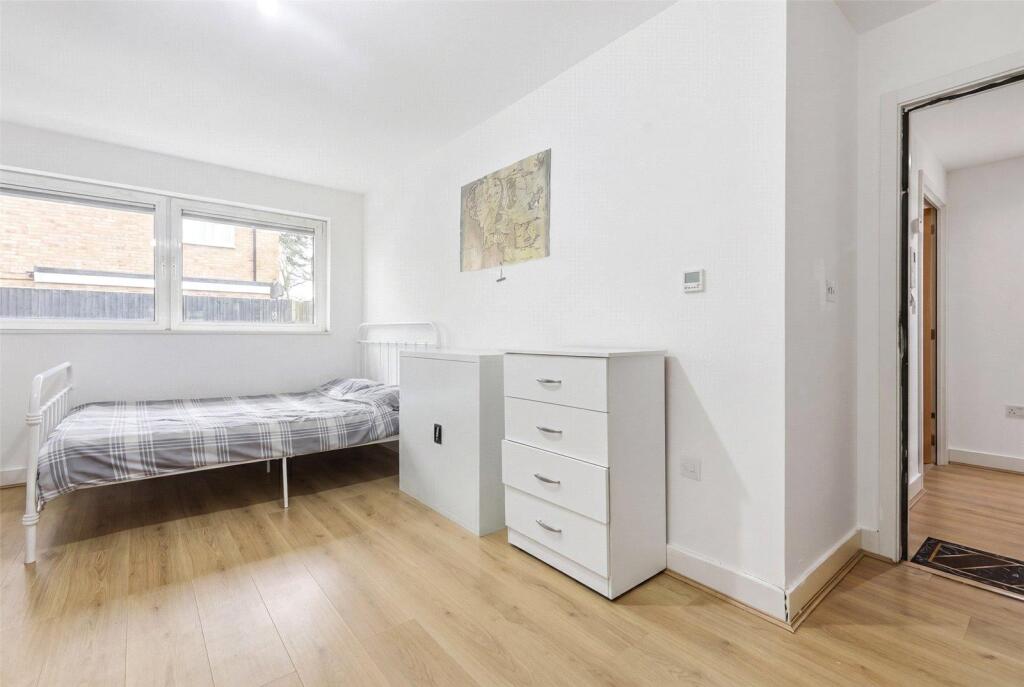 Apartment in London - More