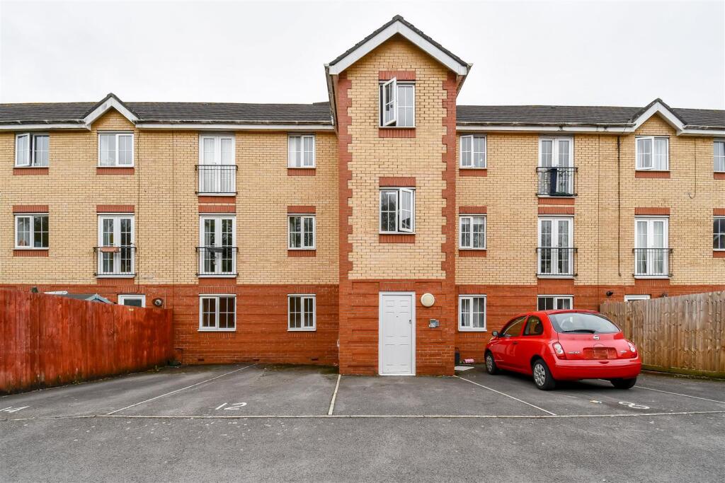2-bed flat on Heol Gwendoline, Barry, £145,000