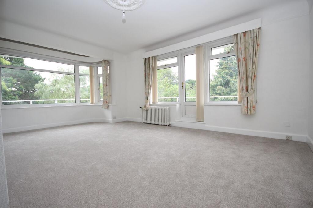 West Cliff Road, WEST CLIFF, BH2 photo 2