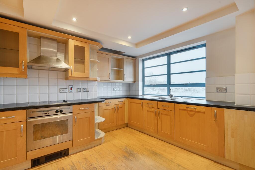 Apartment in London - More