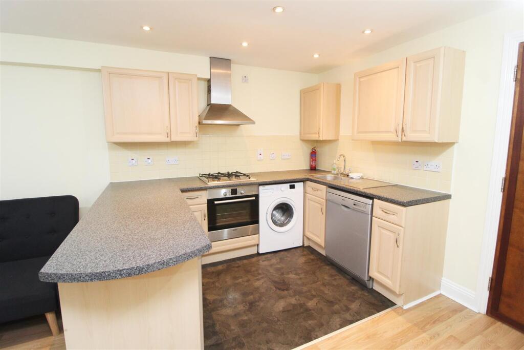 Shenley Road, Loughton, Milton Keynes photo 4
