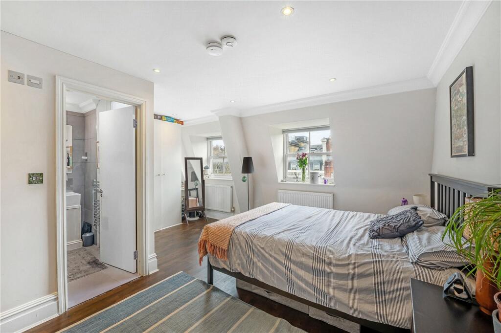 Apartment in London, South Kensington - View 3