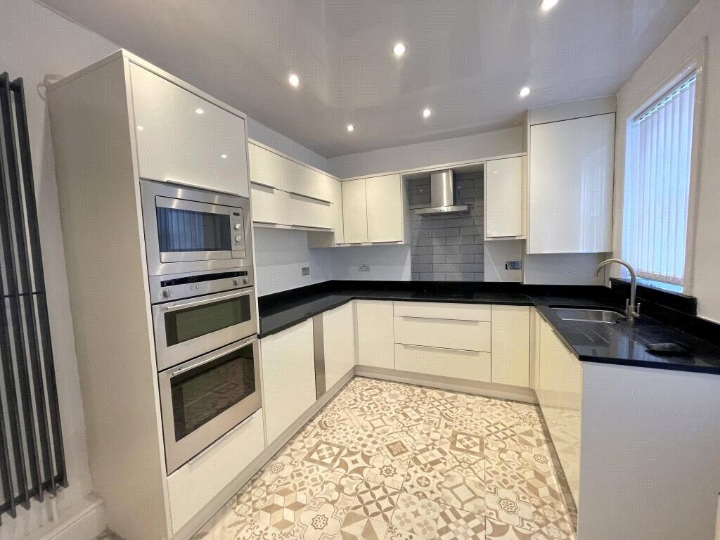 Royton Road, Liverpool, Merseyside, L22 photo 4