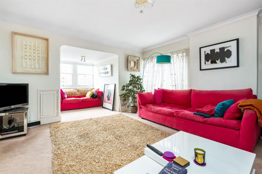 Main image of property: Castelnau, London