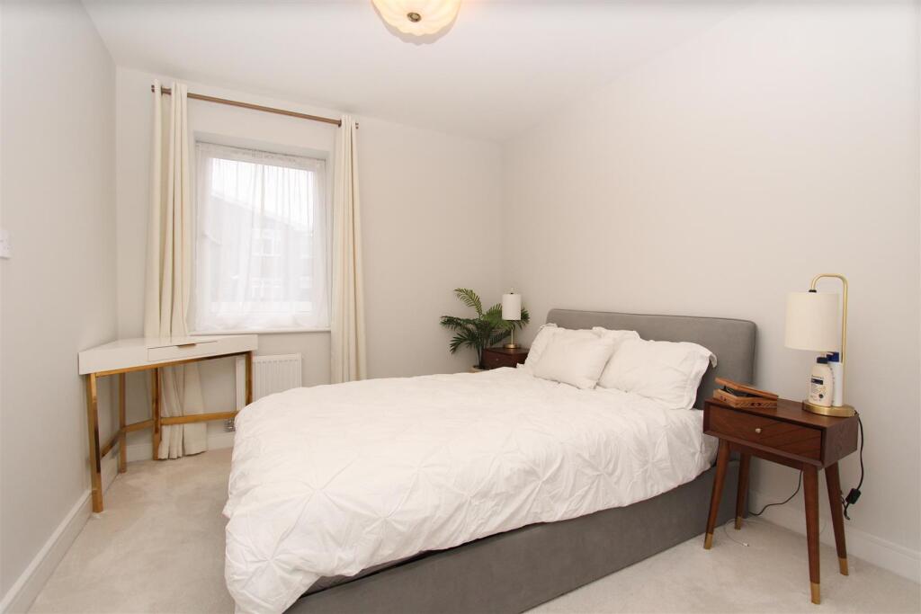 Apartment in London, Ickenham - View 5