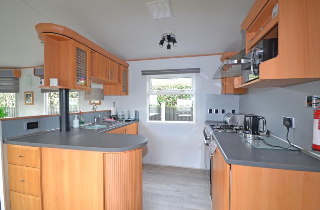 Montalan Crescent, Selsey, PO20 photo 5