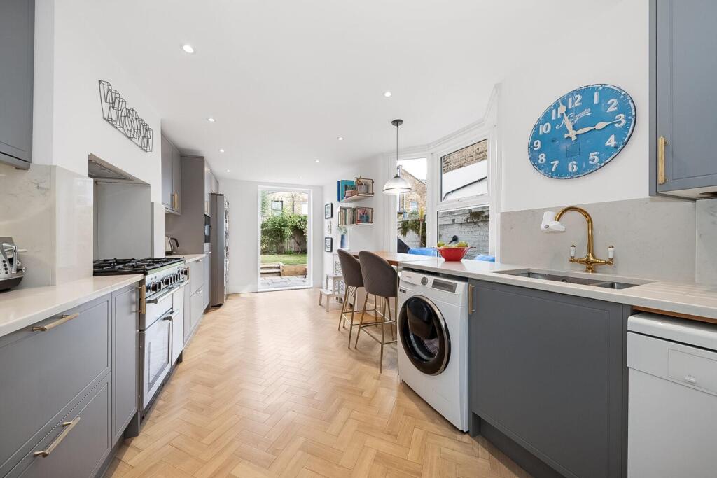 House in London - View 3