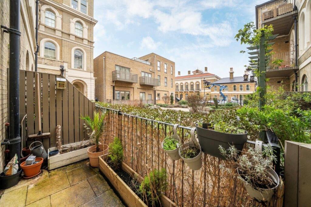 Apartment in London, St Clements, Bow - View 4