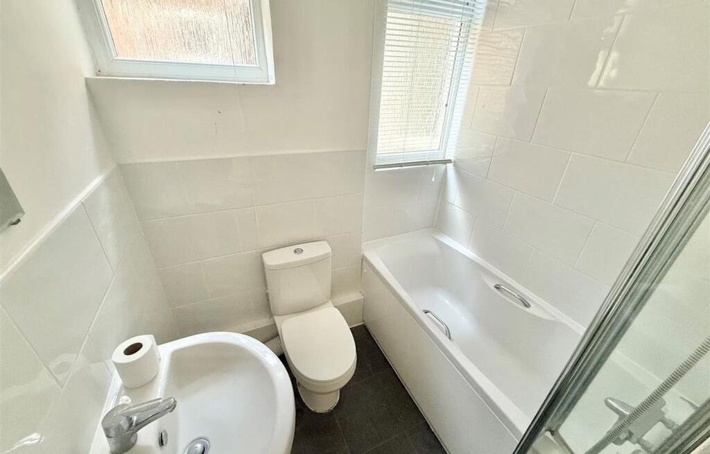 Apartment in Luton, High Town - View 4