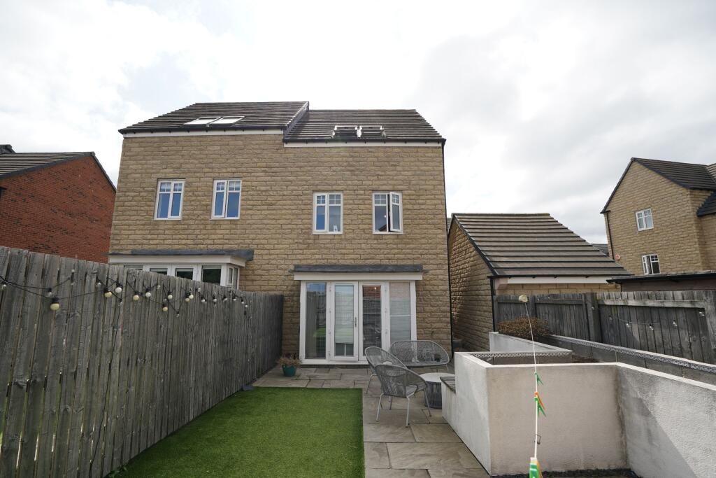Heathfield Lane, Birkenshaw photo 4