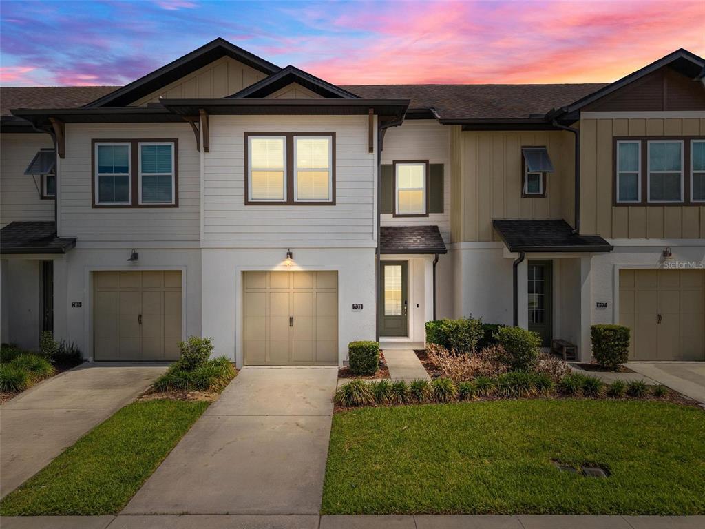 Main image of property: Florida, Polk County, Davenport